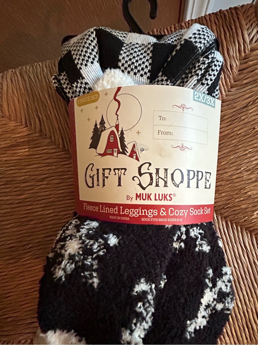 Muk Luks Fleece-Lined Leggings & Cozy Socks Set - Black & White NWT